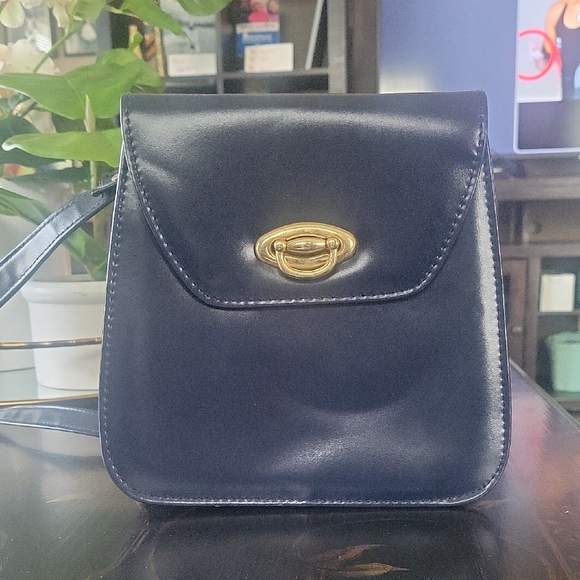 Handbags - Elegant Navy Blue Leather Crossbody Bag